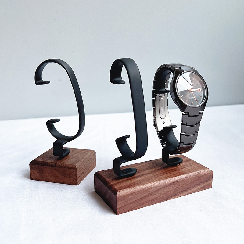 Drewniany stojak na biżuterię  – Jewelry And Watches Inc recenzja i cena
