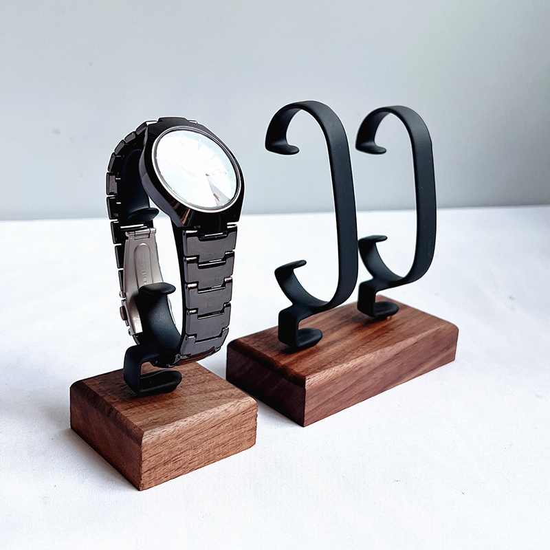 Drewniany stojak na biżuterię  – Jewelry And Watches Inc recenzja i cena